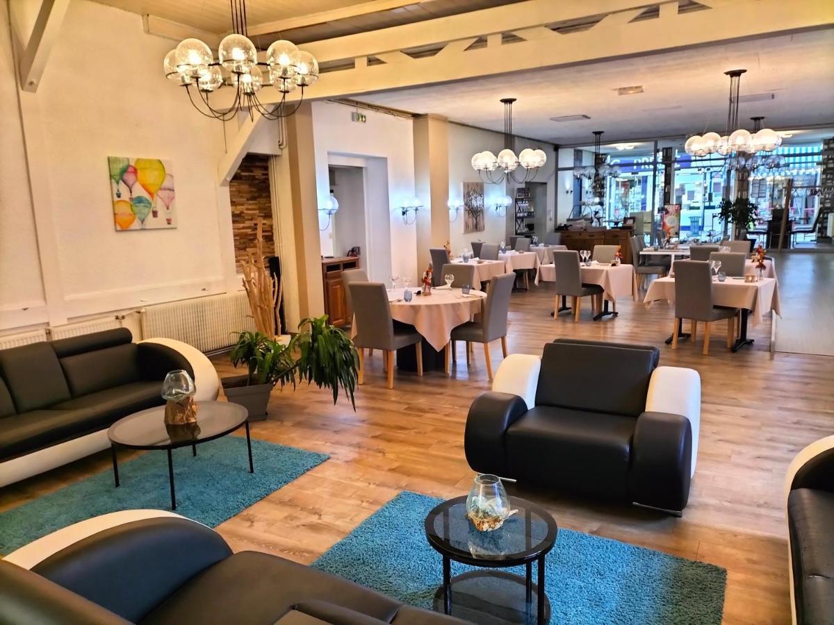 بوربون ليه بان Hotel Restaurant Herard المظهر الخارجي الصورة